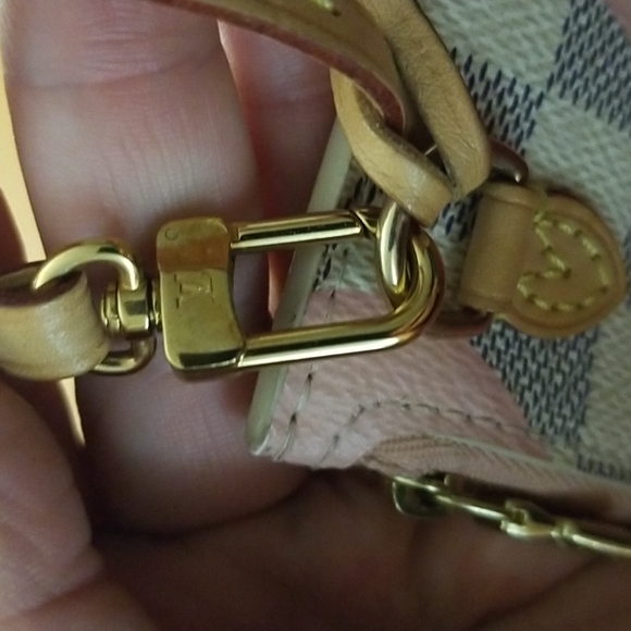 Louis Vuitton Limited Edition Tahitienne pochette - Picture 4 of 9